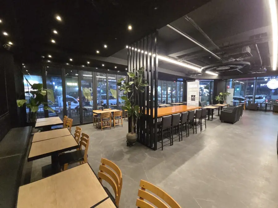 분당 카페 공간 분리 가벽 설치 가벽 공사 현장 6/6번째 공정 사진