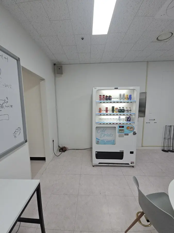 구로 사무실 가벽 부분 철거·출입문 신설 가벽 공사 현장 6/6번째 공정 사진
