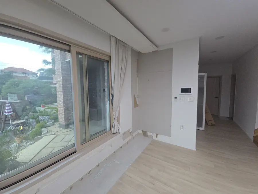 서울 붙박이장 철거 후 손상 벽 보수 가벽 공사 현장 6/6번째 공정 사진