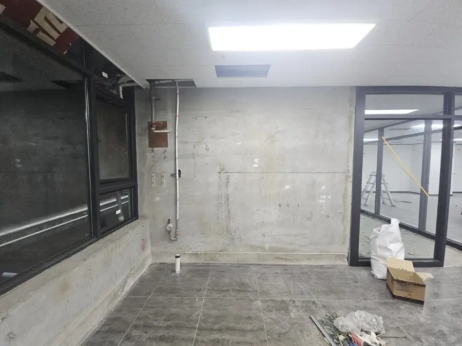 부천 사무실 벽면 석고보드 가벽 설치 가벽 공사 현장 1/6번째 공정 사진