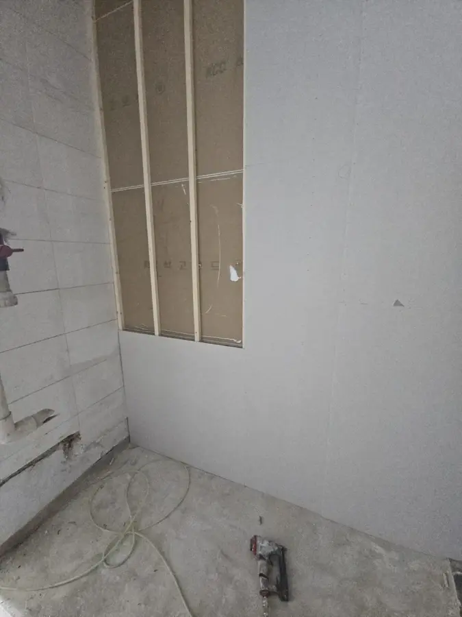 가산디지털단지 사무실 공간 분리 가벽 설치 가벽 공사 현장 5/6번째 공정 사진